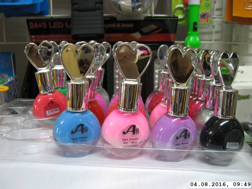 4_lak_na_nehty_a8_srdce_