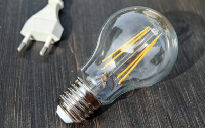 Domácnosti v roce 2022 rekordně šetřily elektřinou