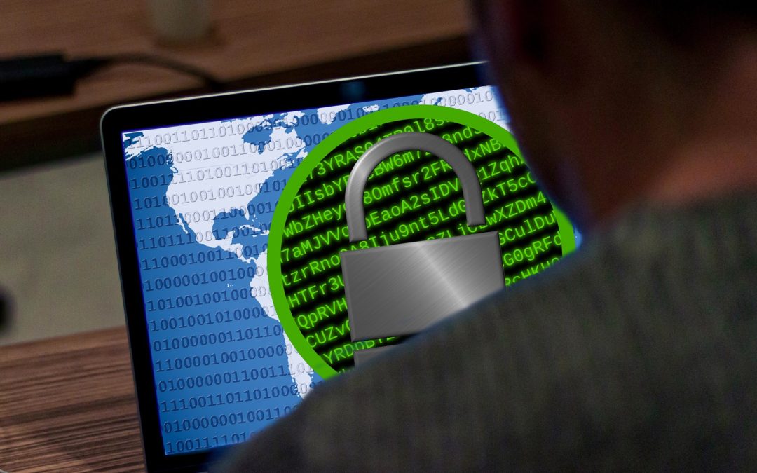 Policie varuje před novými praktikami podvodníků při krádežích facebookových identit