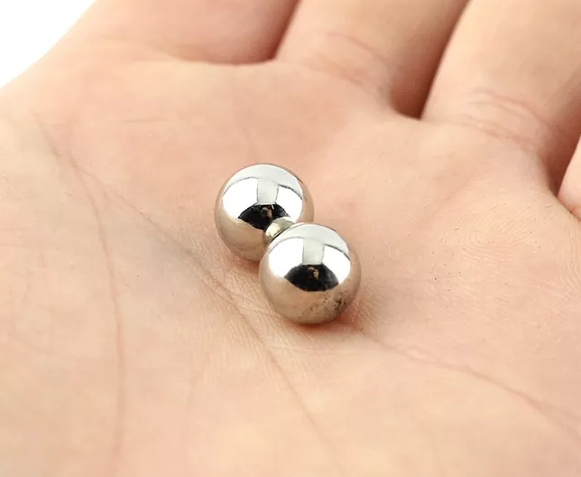 ČOI varuje před magnetickými kuličkami