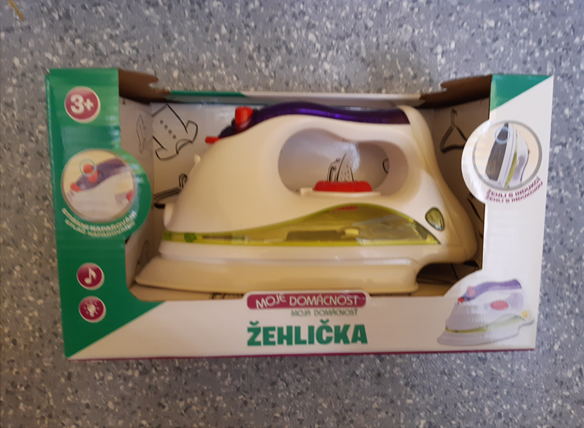 ČOI zakázala na trhu hračku na baterie – žehličku „SPARKYS“