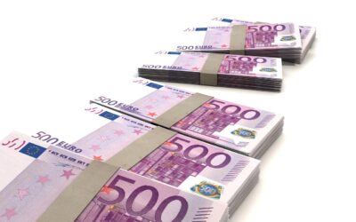 Víte, že cestující na letišti mají povinnost nahlásit finanční hotovost převyšující 10 000 €?