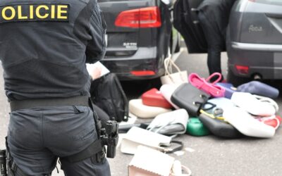 Na tržnici v Hřensku zajistila ČOI padělky v hodnotě originálů za 2 759 000 korun