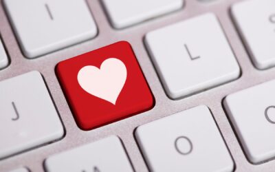 Pozor na romantické podvody: Zamilovala se do smyšleného lékaře a přišla o více než 1,5 milionu korun