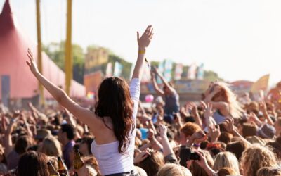 Bezpečně na festivalu: Jak ochránit svůj telefon, data a peníze